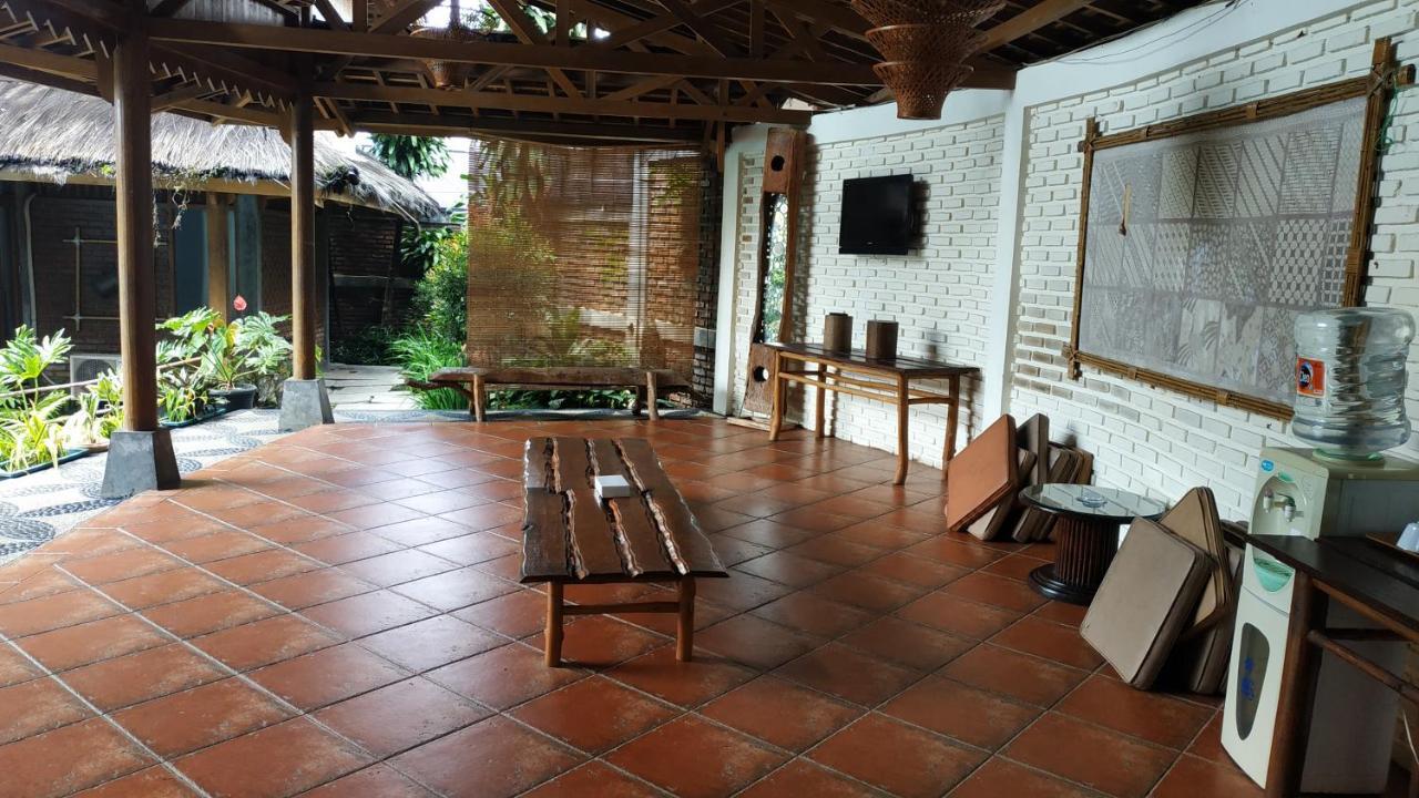 Kampung Sumber Alam Garut Hotel Exterior photo