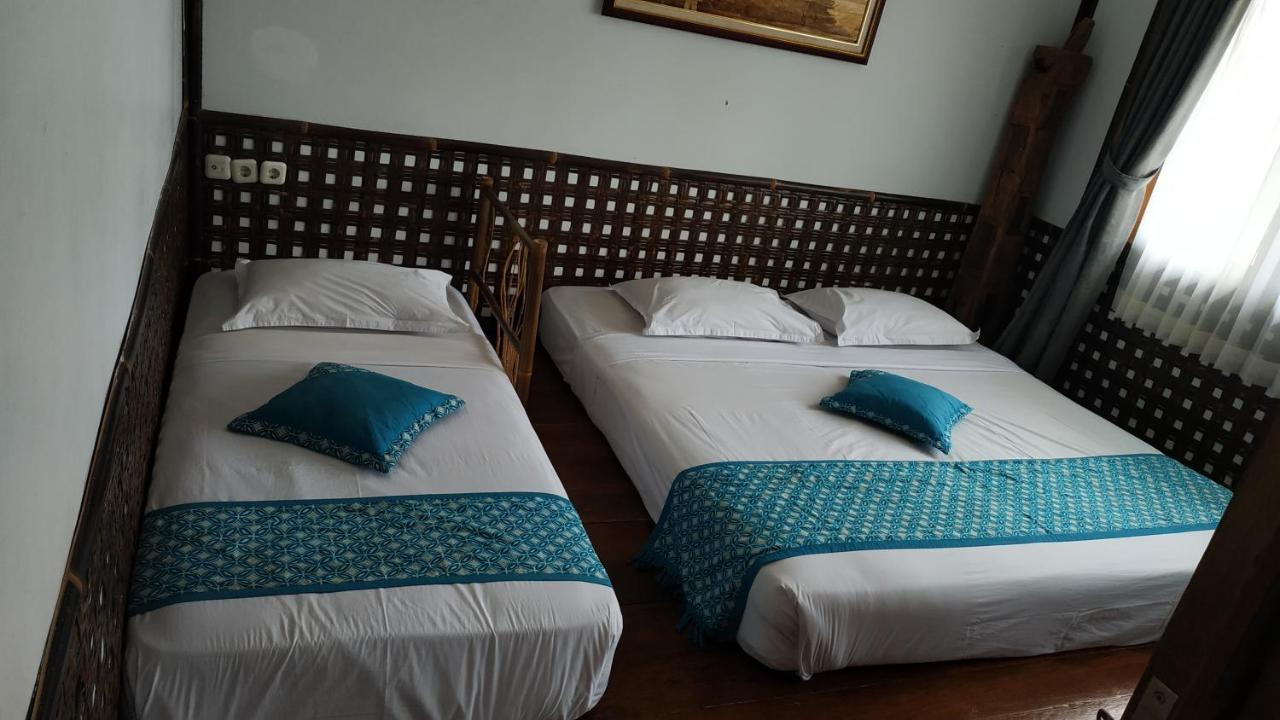 Kampung Sumber Alam Garut Hotel Exterior photo
