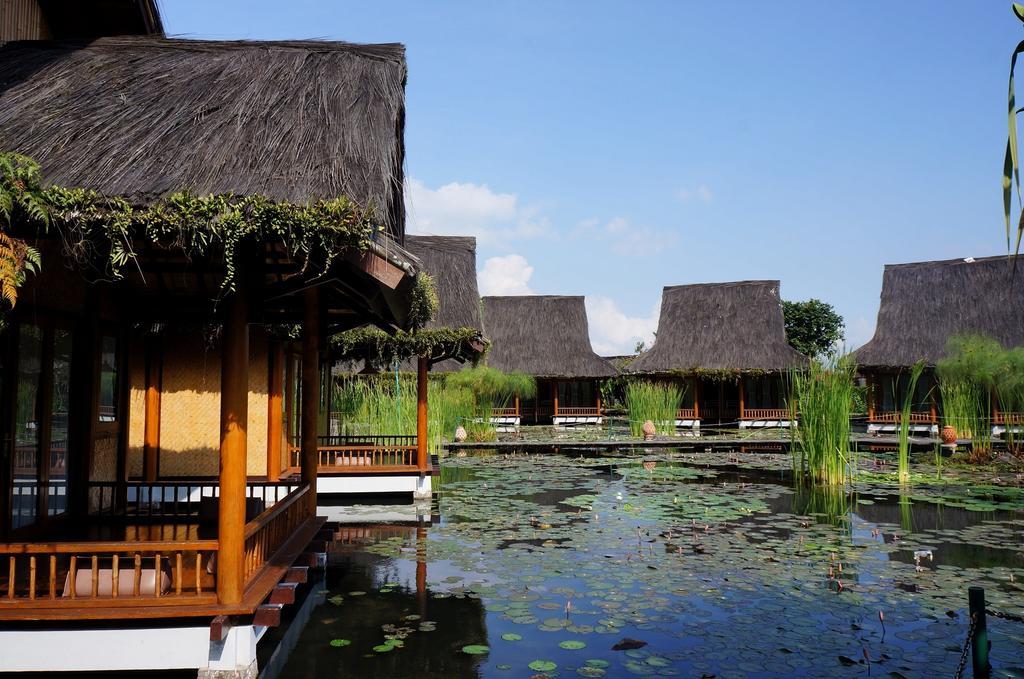 Kampung Sumber Alam Garut Hotel Exterior photo