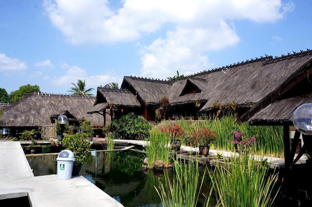 Kampung Sumber Alam Garut Hotel Exterior photo