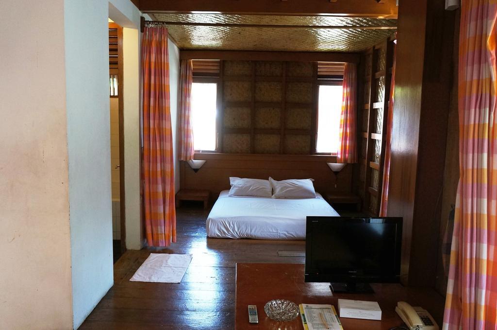 Kampung Sumber Alam Garut Hotel Exterior photo