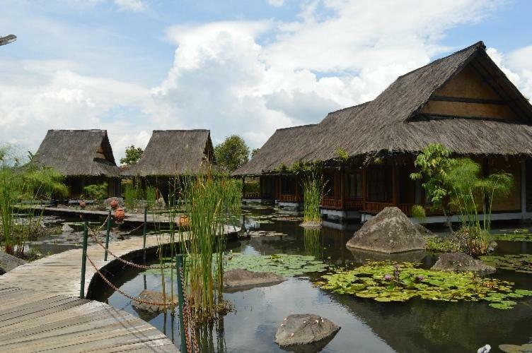 Kampung Sumber Alam Garut Hotel Exterior photo